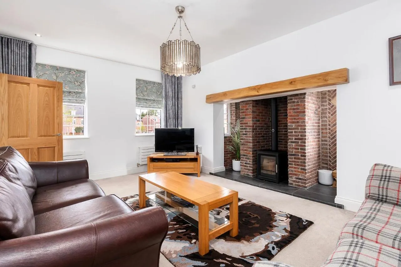 Beautiful Big Family Home - Sleeps 10, Park 3 Cars Meanwood