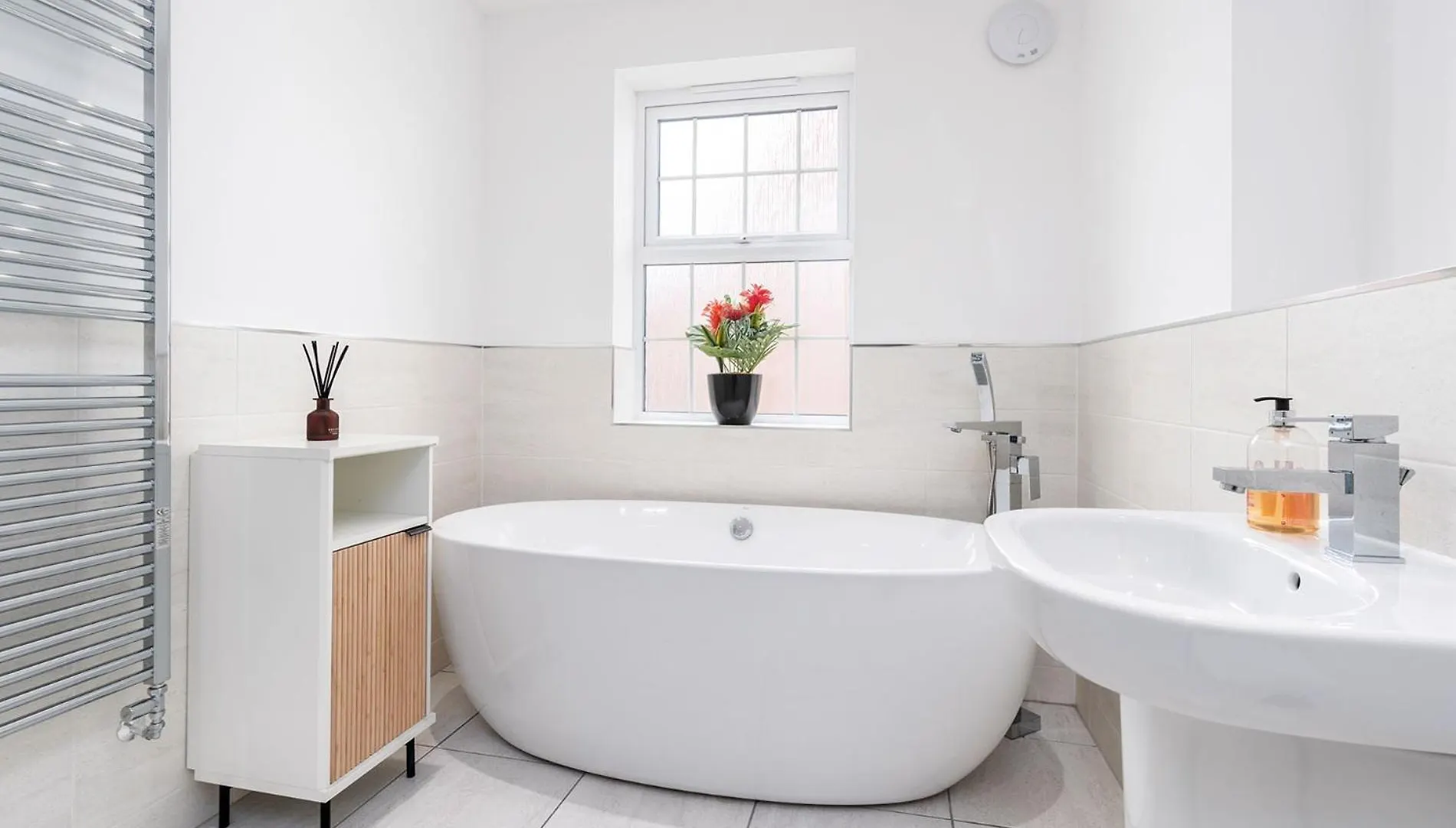 Beautiful Big Family Home - Sleeps 10, Park 3 Cars Meanwood