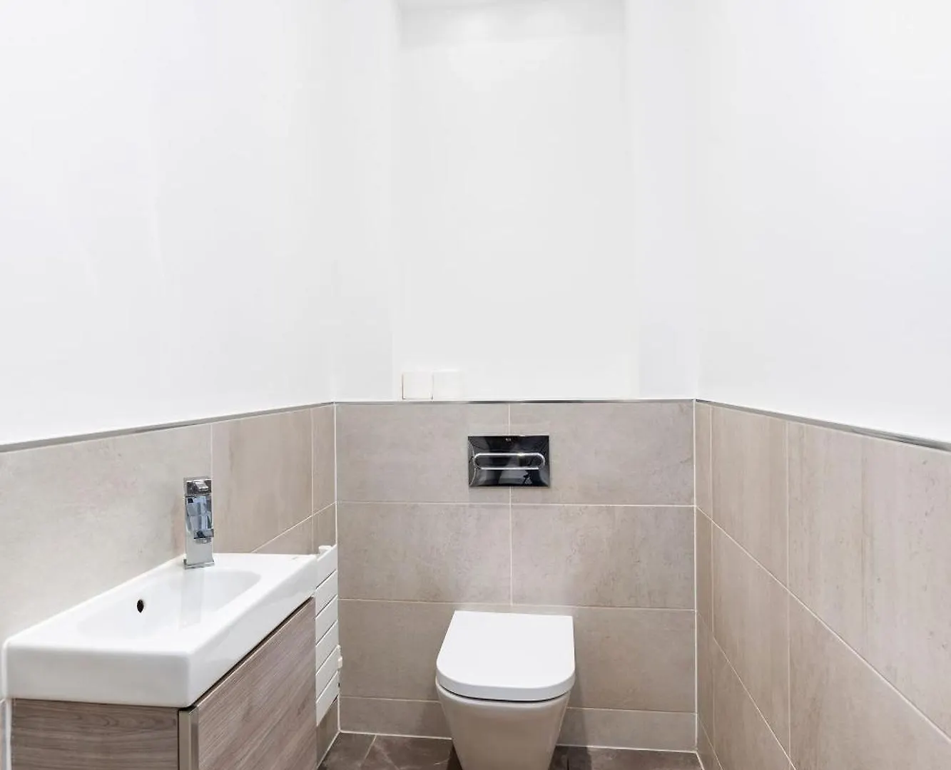 Beautiful Big Family Home - Sleeps 10, Park 3 Cars Meanwood 0*,  United Kingdom